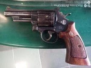 Smith & Wesson revolver .44 Rem magnum kaliberben