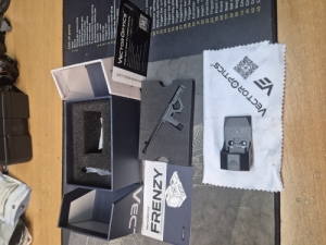 CZ-re Vector Optics SCRD-82
