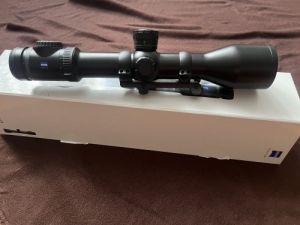 Zeiss Victori V8