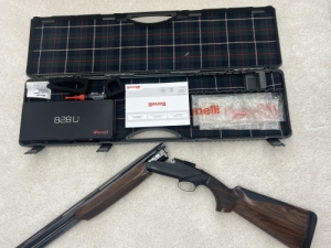 Benelli 828U fekete